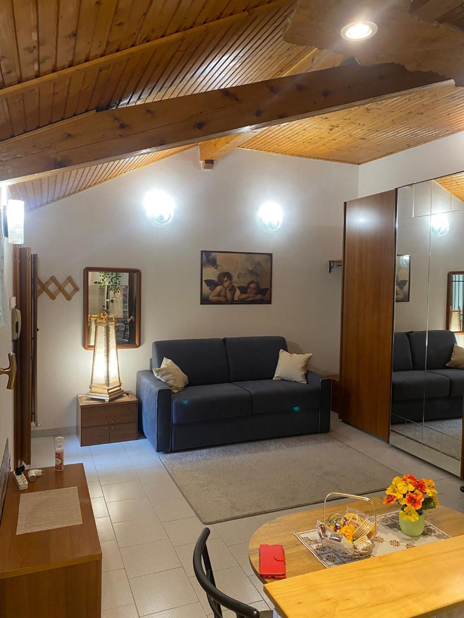 La Corte Dei Torri Loft On The Lake Oliveto Lario Eksteriør billede